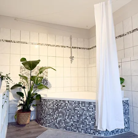 Neu - Gemuetliches Apartment, Gruppen, Zentral Appartement